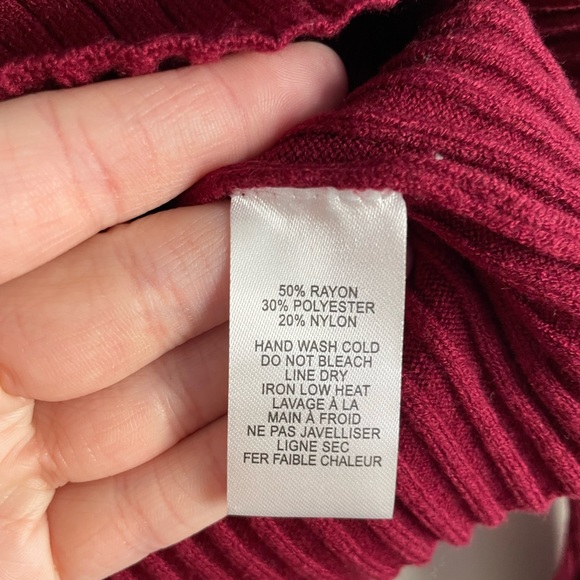 Lulus Perfect Timing Burgundy Ribbed Off-The-Shoulder Sweater Top Size Medium - Picture 6 of 6